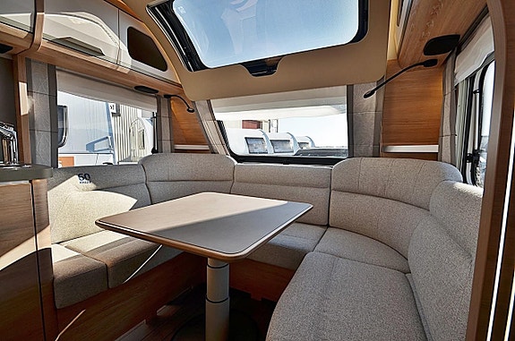Knaus 540 UE Südwind 60 Years, Långbäddar 3 of 25
