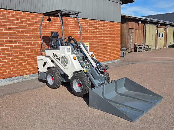 Eldriven Taian DY620E ink skopa och gafflar. Finns i lager! 4 of 5