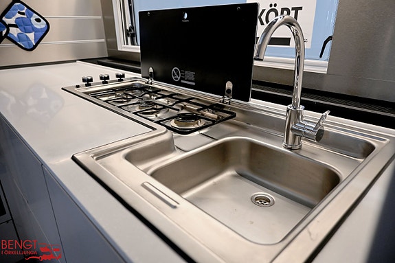 Adria ASTELLA 704 HP | Dubbelsäng | ALDE | AC | Förtält 10 of 21