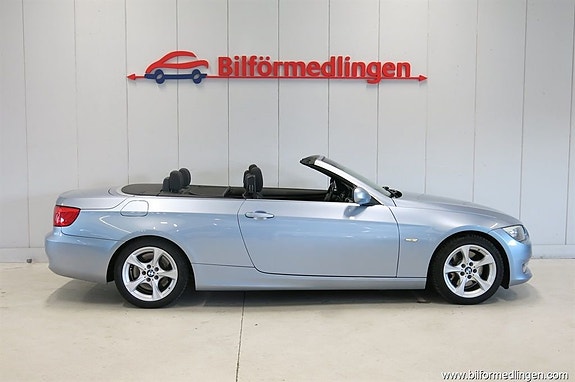 BMW 330d 2 of 5
