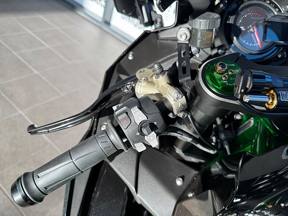 Kawasaki Ninja H2 Vandemon Helsystem 16 of 20