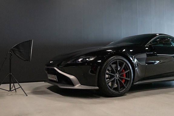 Aston Martin Vantage 6 of 18