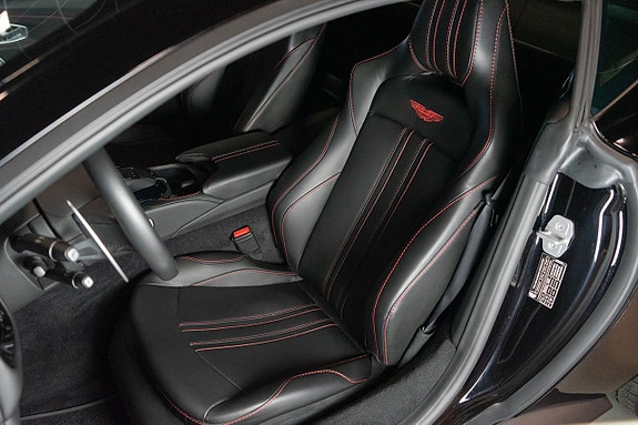 Aston Martin Vantage 16 of 18