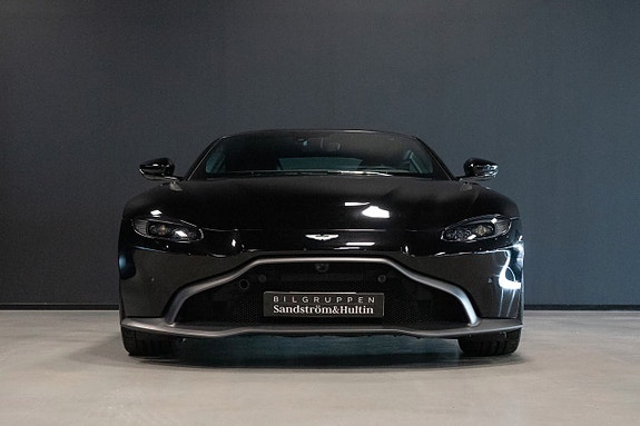 Aston Martin Vantage 7 of 18