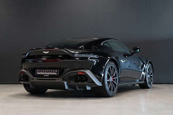 Aston Martin Vantage 5 of 5