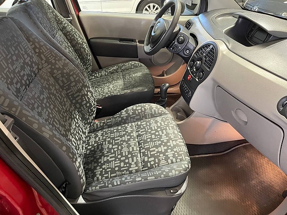 Renault Modus 9 of 13