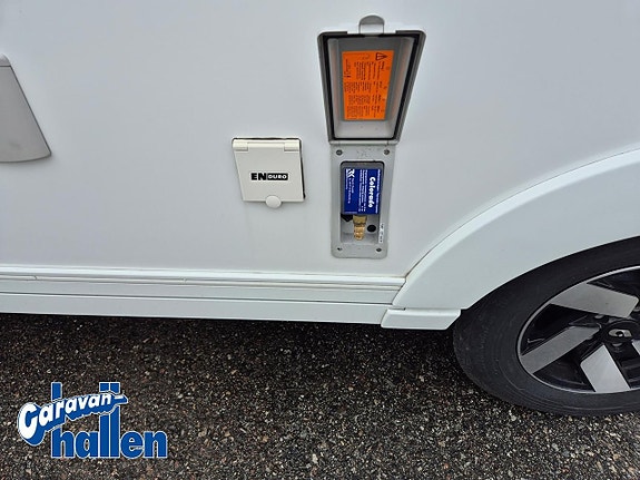 Adria Alpina 663 HT (Tandem/Mover/Hydrauliska stödben) 9 of 27