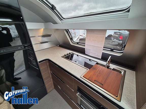 Adria Alpina 663 HT (Tandem/Mover/Hydrauliska stödben) 11 of 27