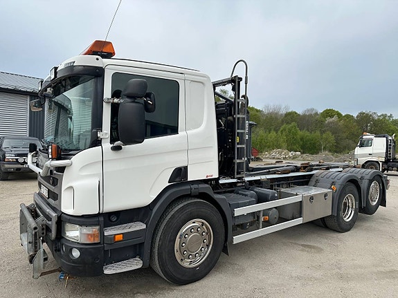 Scania P400 6x2 lastväxlare | Fullt plogutrustad