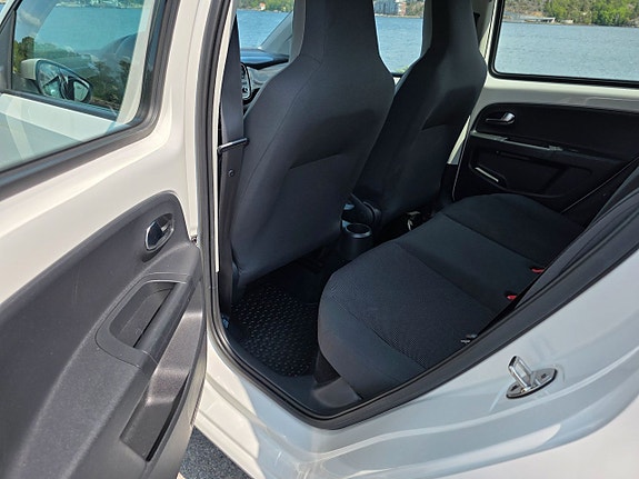 Volkswagen UP! 10 of 25