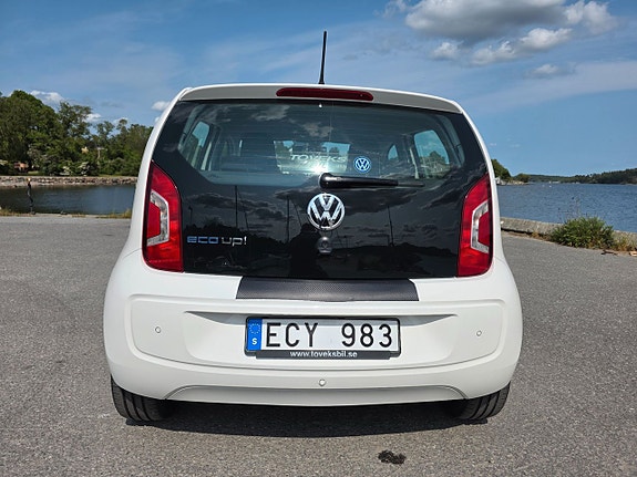 Volkswagen UP! 4 of 5
