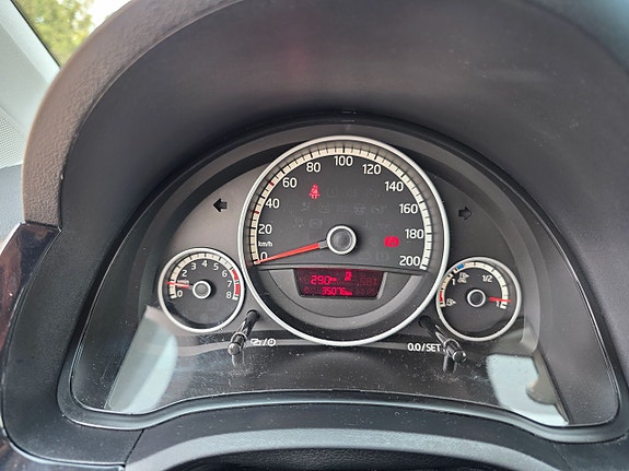 Volkswagen UP! 18 of 25