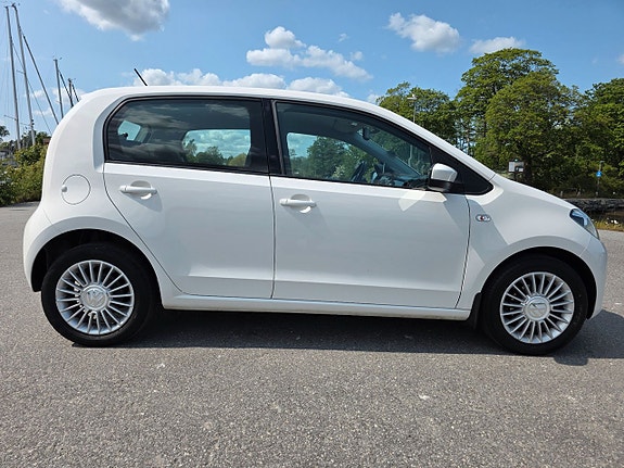 Volkswagen UP! 8 of 25