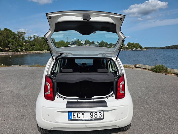 Volkswagen UP! 7 of 25