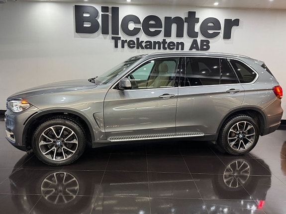 BMW X5 2 of 5