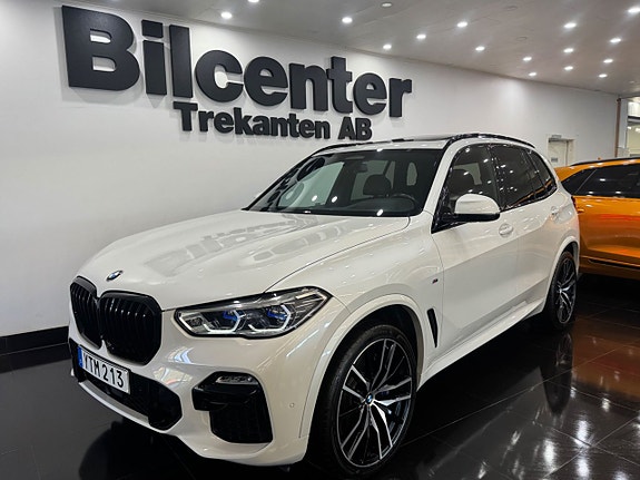 BMW X5 2 of 5