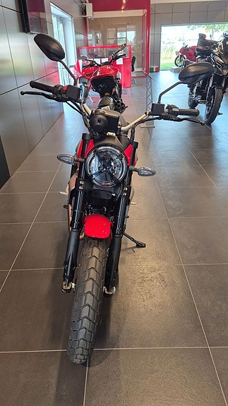 Ducati Scrambler Icon DEMO 3 of 6