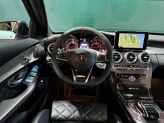 Mercedes-Benz C63 10 of 22