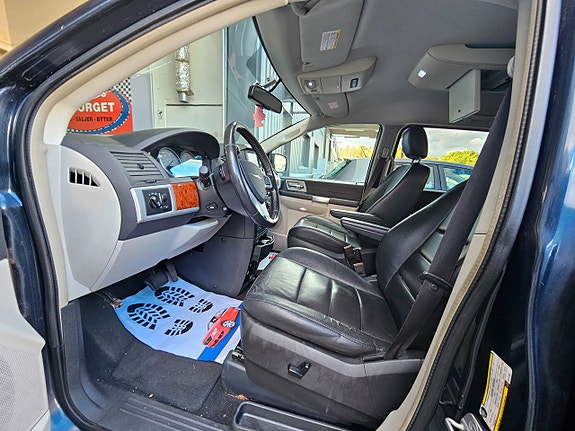 Chrysler Grand Voyager 6 of 15