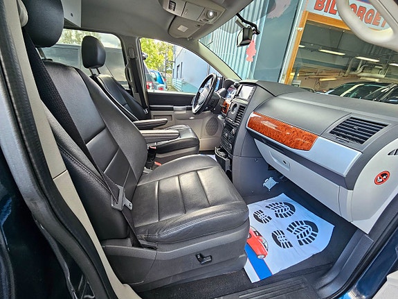 Chrysler Grand Voyager 13 of 15