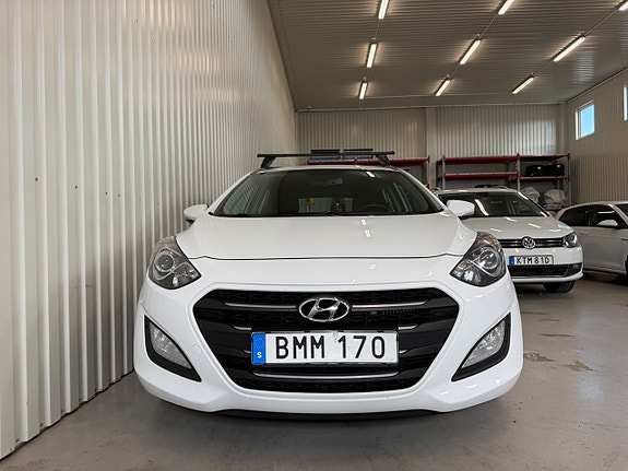 Hyundai i30 2 of 18