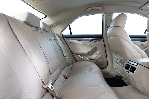 Cadillac CTS 15 of 24