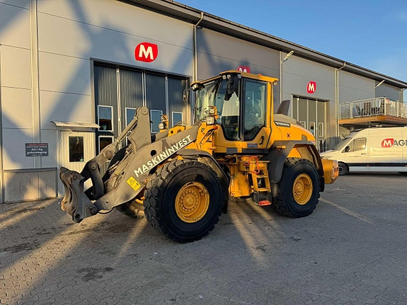 Volvo L90H Volvo L90H 2 of 30
