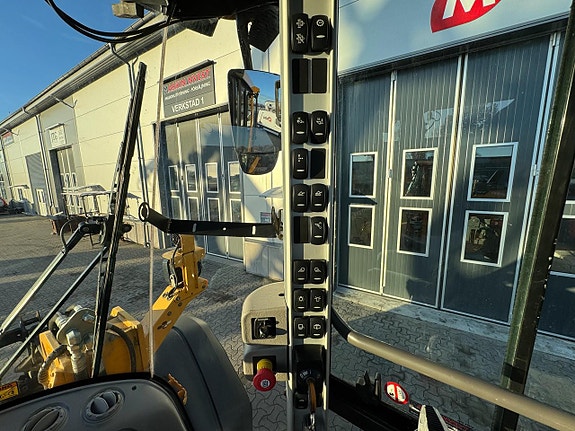 Volvo L90H Volvo L90H 16 of 30