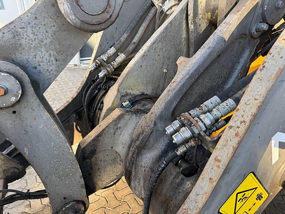 Volvo L90H Volvo L90H 8 of 30