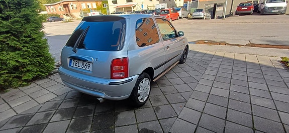Nissan Micra 3 of 5