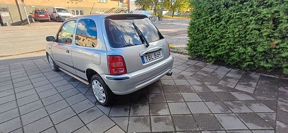 Nissan Micra 4 of 5
