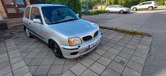 Nissan Micra 2 of 5