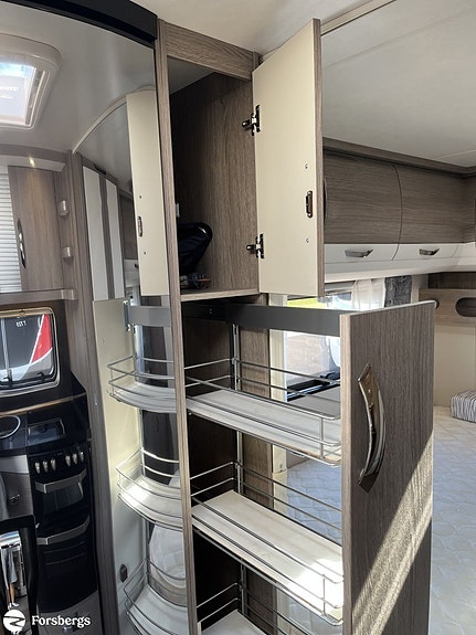 Hobby 660 WFC PRESTIGE // Alde // AC // Cityvatten 19 of 21