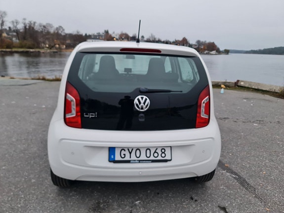 Volkswagen UP! 4 of 5
