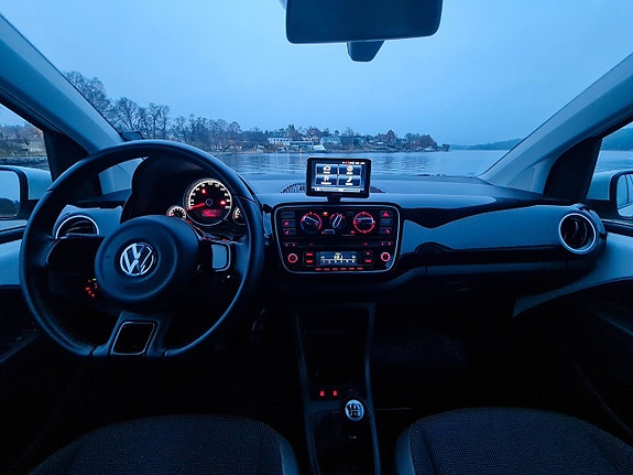 Volkswagen UP! 21 of 24