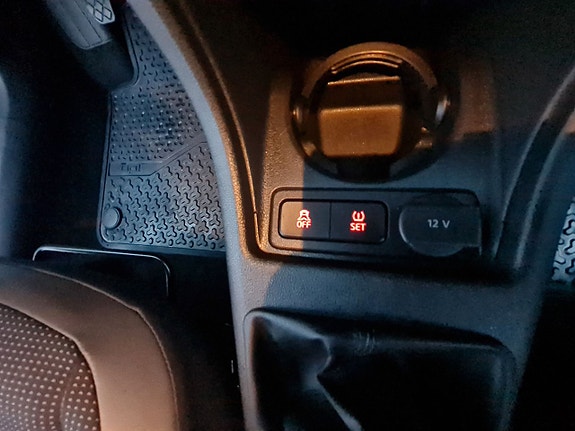 Volkswagen UP! 18 of 24