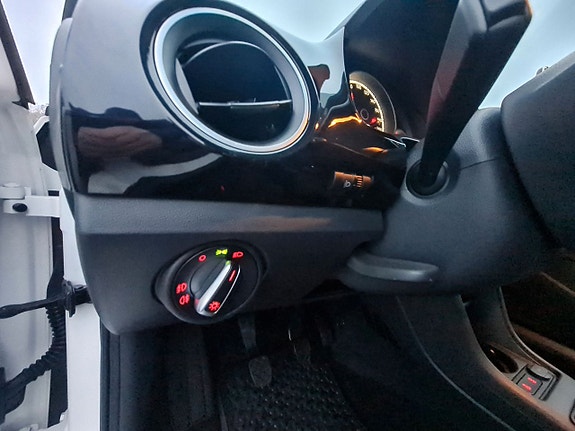 Volkswagen UP! 19 of 24