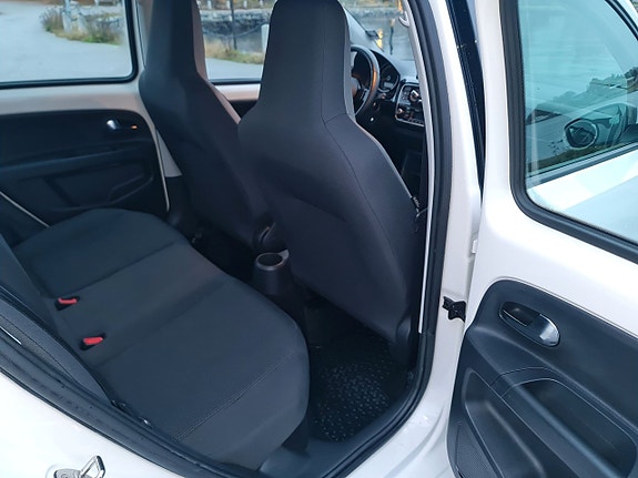 Volkswagen UP! 13 of 24