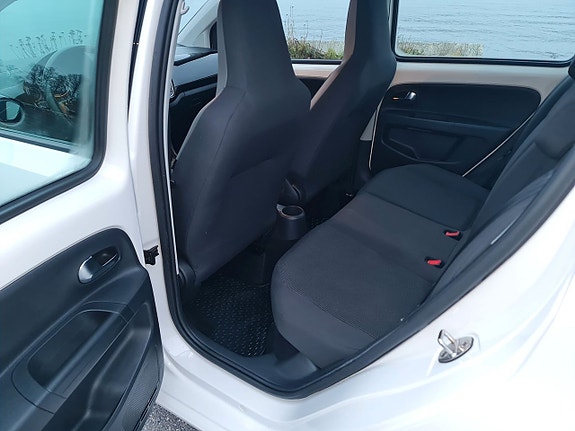 Volkswagen UP! 11 of 24
