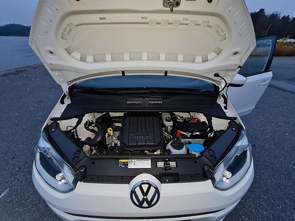 Volkswagen UP! 14 of 24