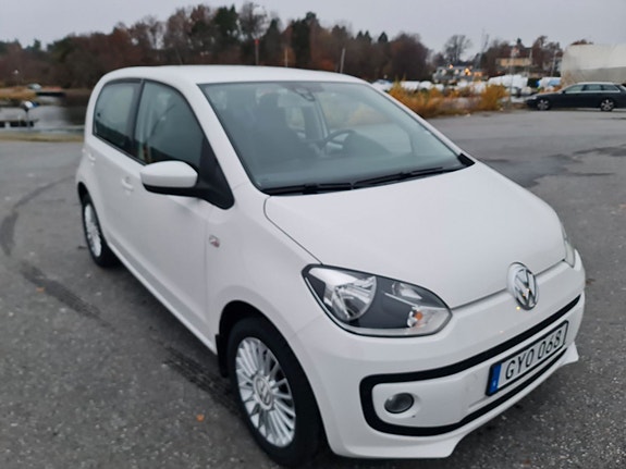 Volkswagen UP! 7 of 24