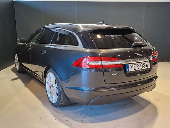 Jaguar XF 8 of 20