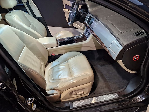 Jaguar XF 15 of 20