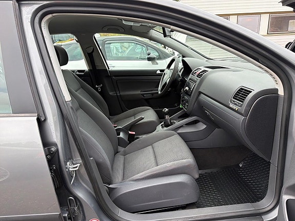 Volkswagen Golf V 17 of 22