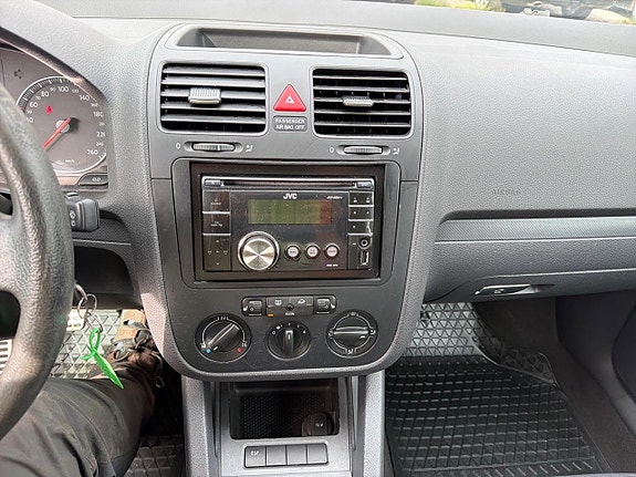 Volkswagen Golf V 13 of 22