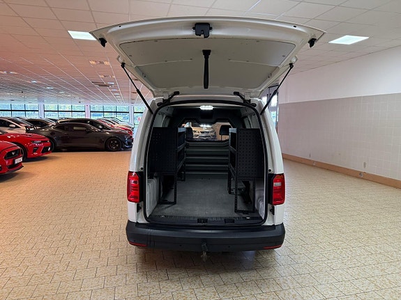 Volkswagen Caddy Maxi 10 of 18