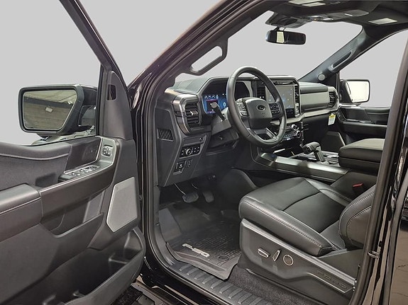 Ford F-150 8 of 26