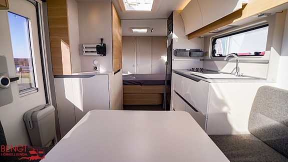 Adria ADORA 613 UT | Queenbädd | ALDE 10 of 21