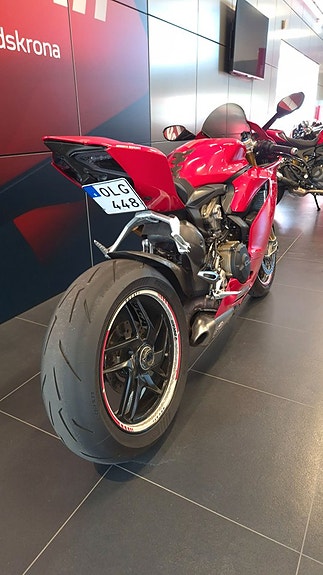 Ducati Panigale 1199 S 2 of 6