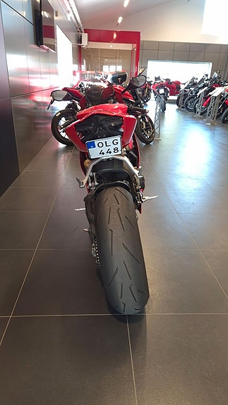 Ducati Panigale 1199 S 5 of 6